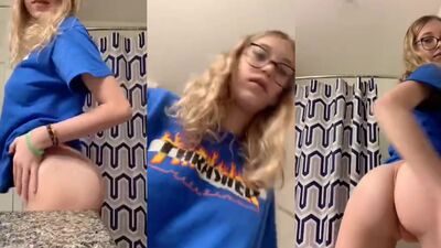 Blonde bitch fingers herself