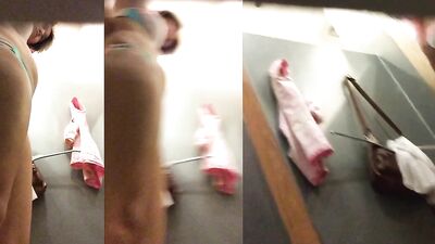 fancy hair dye xmm in changing room