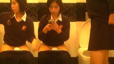 sg caught in public toilet [10]