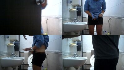 sg caught in public toilet [17]