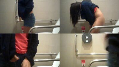 sg caught in public toilet [18]