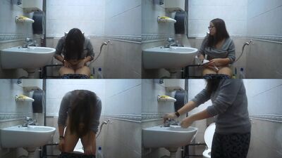 sg caught in public toilet [25]