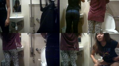 caught in starbucks toilet [5]