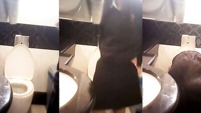 caught in sgu girls toilet [2]