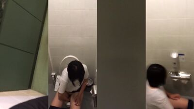 JKのトイレ盗撮